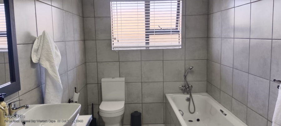 6 Bedroom Property for Sale in Seemeeu Park Western Cape